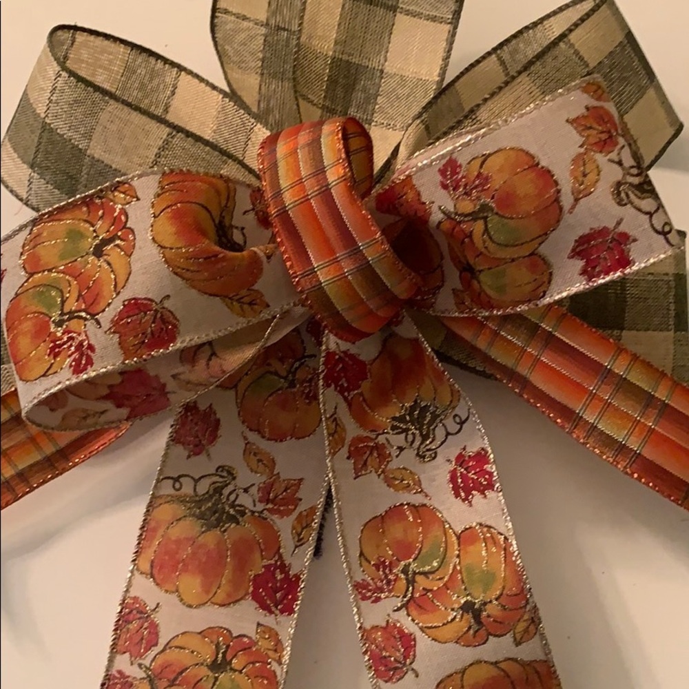 Handmade Bow - Picture 2 of 5
